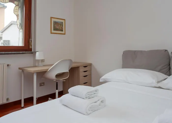 Metro 4 Spacious And Bright Three-room