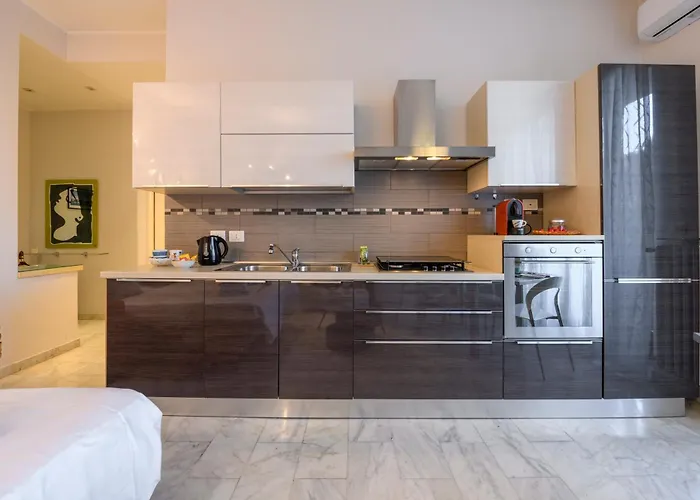 Lodi, 65 - Your Base * Милан