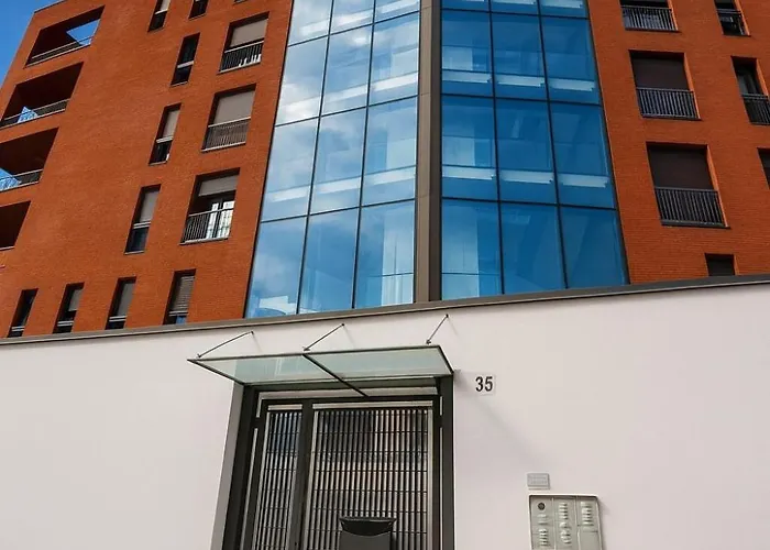 דירה Modern Loft With Projector E Private Garden, Station