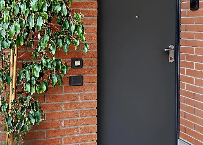 Modern Loft With Projector E Private Garden, Station Milan