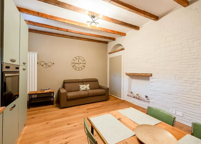 Modern Flat Near Skyline דירה מילאנו