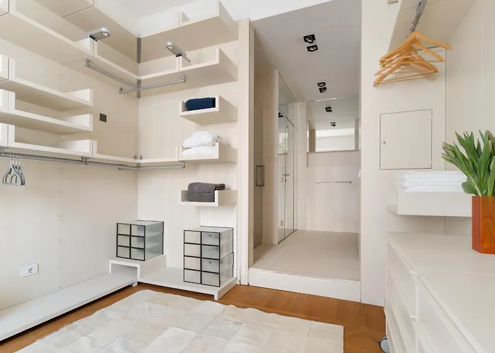 Guesthost - 500sqm Luxury With Spa, Gym, Terrace, Game & Garage * ميلان