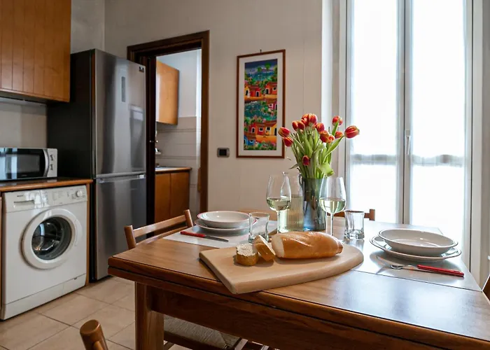 Italianway Easy - Strambio 8 * Milan