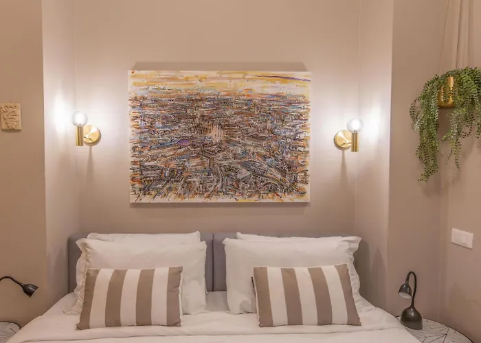 Cenacolo, Corso Magenta, Milan's Historic Center *