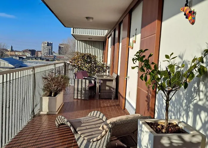 Sky Garden - Private Garage Apartament