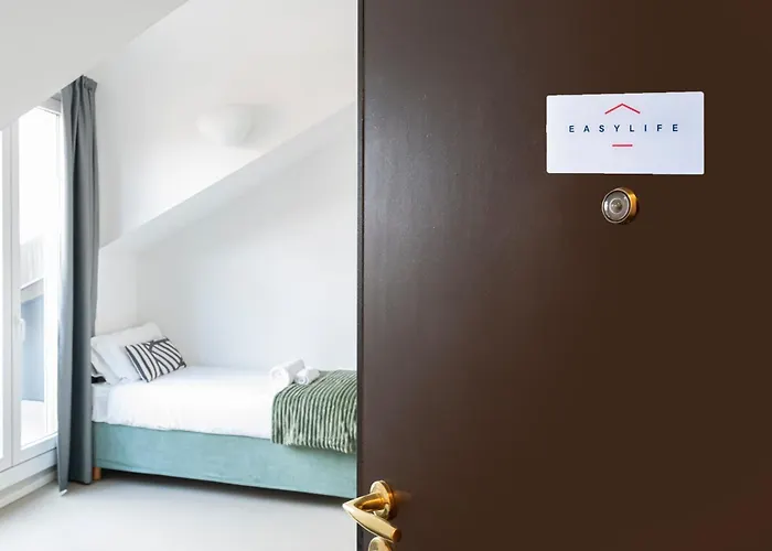 Easylife - - Botta 16 - Porta Romana * Milan