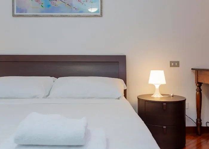 Metro 4 Spacious And Bright Three-room *