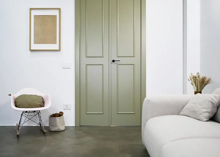 Апартаменты Design With Private Street Entrance