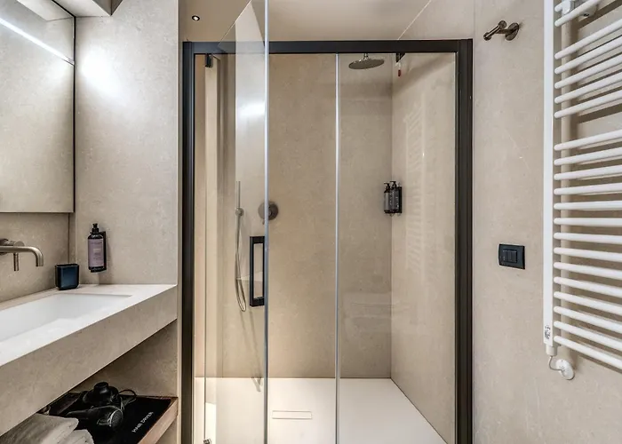 Seety Porta Romana Statue *