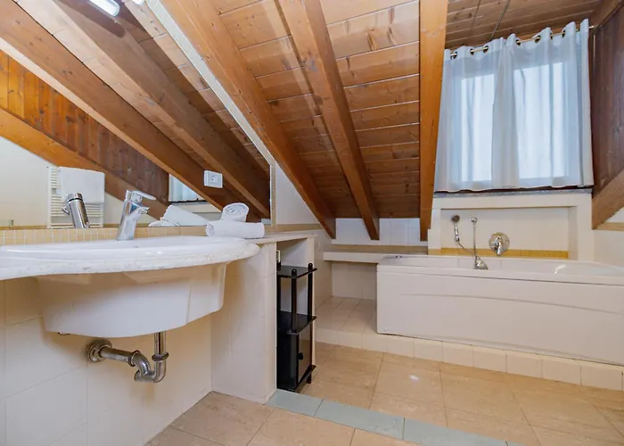 Bnbest Tricolore 6 Pax 140 Sqm *
