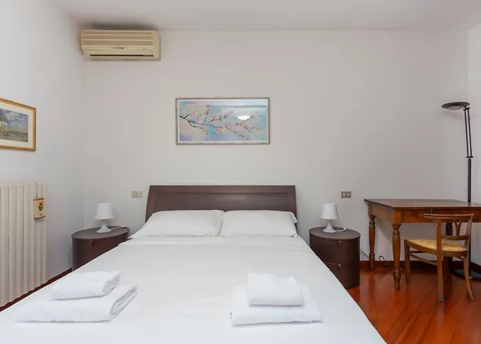 Metro 4 Spacious And Bright Three-room *