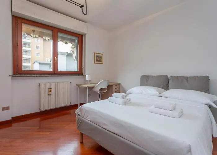 아파트 Metro 4 Spacious And Bright Three-room