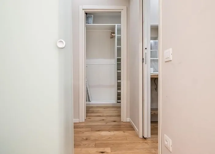 Ht Maison Angera מילאנו