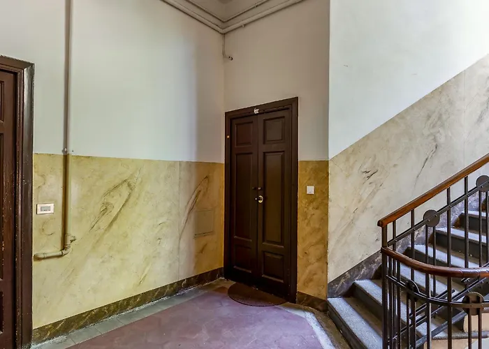 Entire With Patio In The Isola Area Mailand