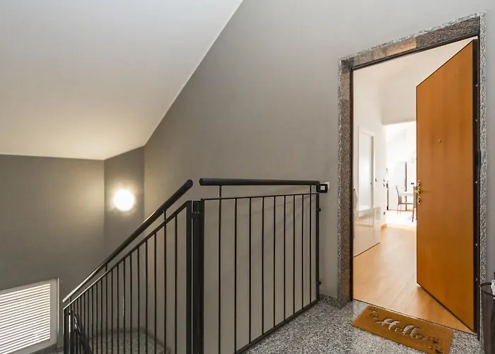 Apartmán Romantic Navigli Attic Free Garage 255 X 520 Cm *