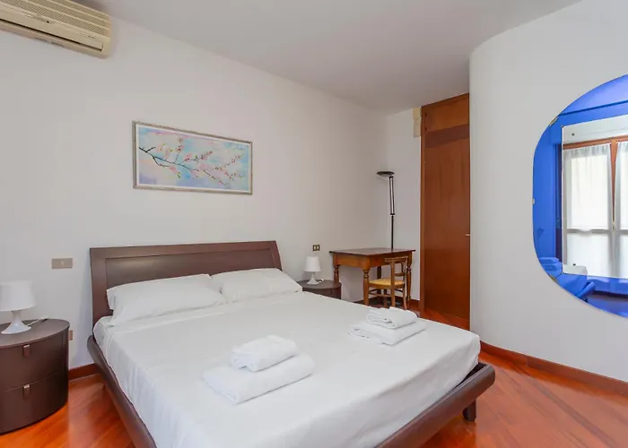 아파트 Metro 4 Spacious And Bright Three-room 밀라노