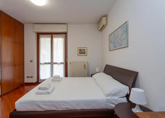 Metro 4 Spacious And Bright Three-room * 밀라노