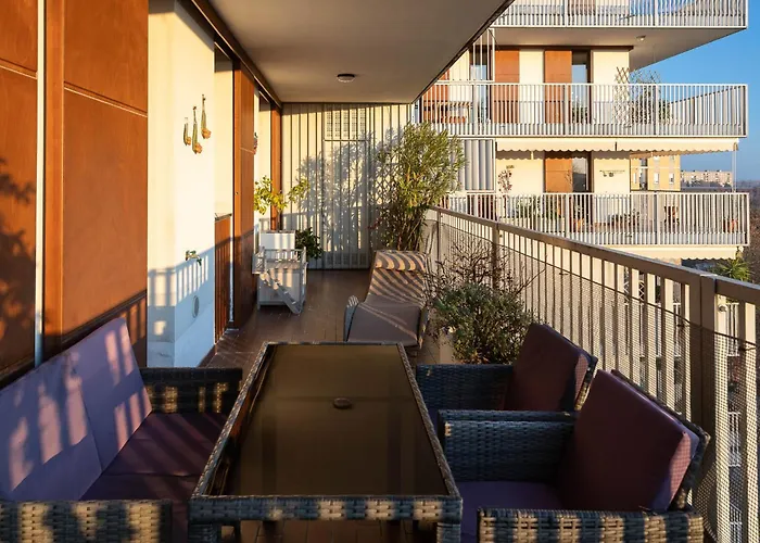 Sky Garden - Private Garage Apartament *