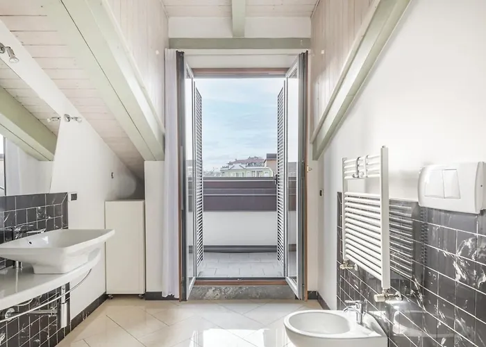Easylife - - C Italia 68bp5 - P Ticinese Apartmán