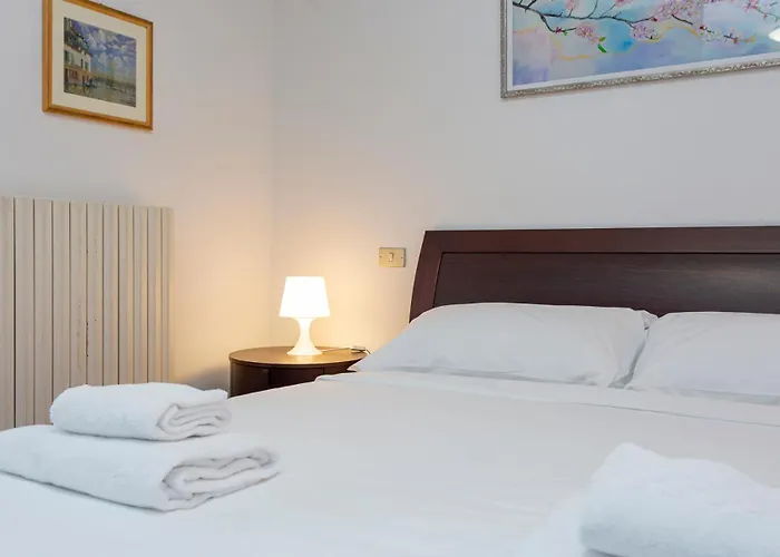 아파트 Metro 4 Spacious And Bright Three-room 밀라노