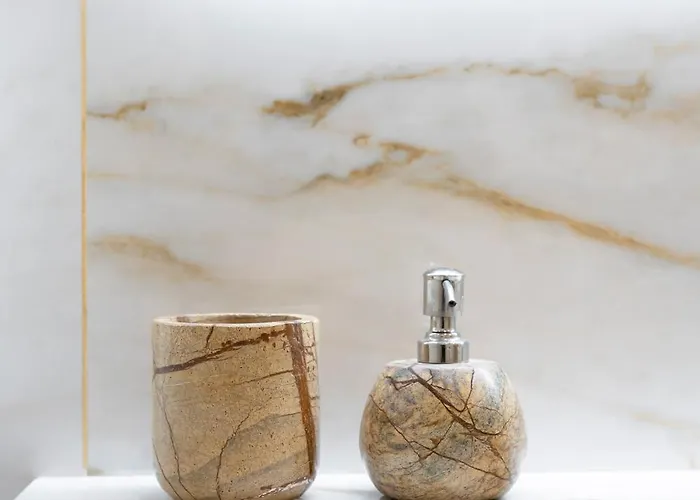 Luca Duomo Versace Apartment Milan