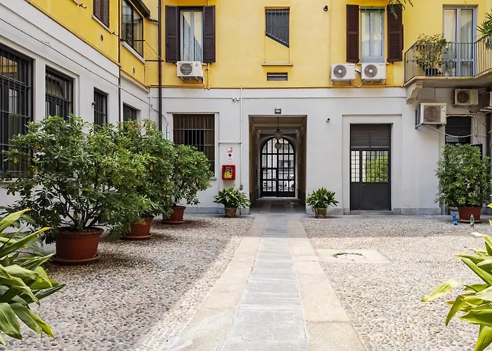 Commenda 33 * Milán