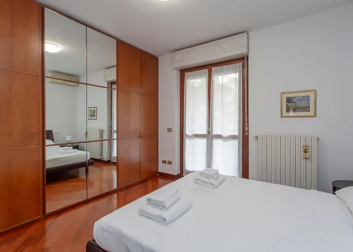 Metro 4 Spacious And Bright Three-room * 밀라노