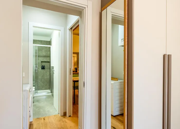 Modern Flat Near Skyline *