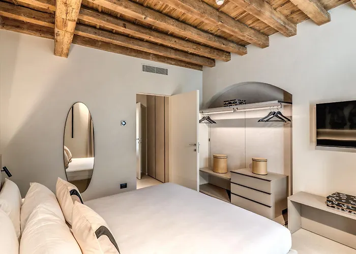 Apartment Seety Porta Romana Statue *