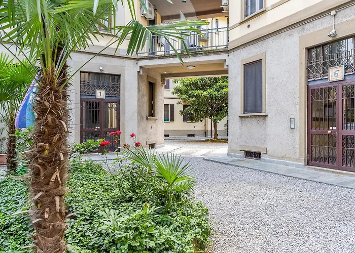 Entire With Patio In The Isola Area Appartamento