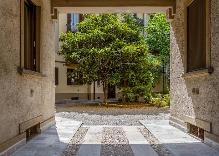 Entire With Patio In The Isola Area Apartment Mailand