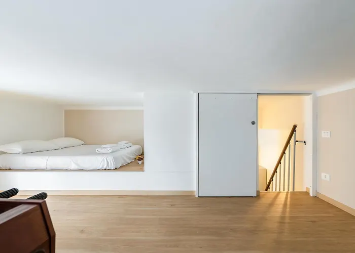 Family-friendly In Isola District Milán