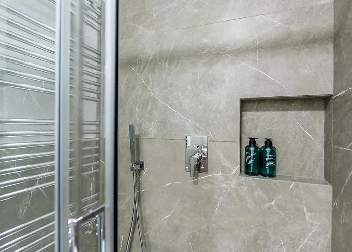 דירה Modern Flat Near Skyline