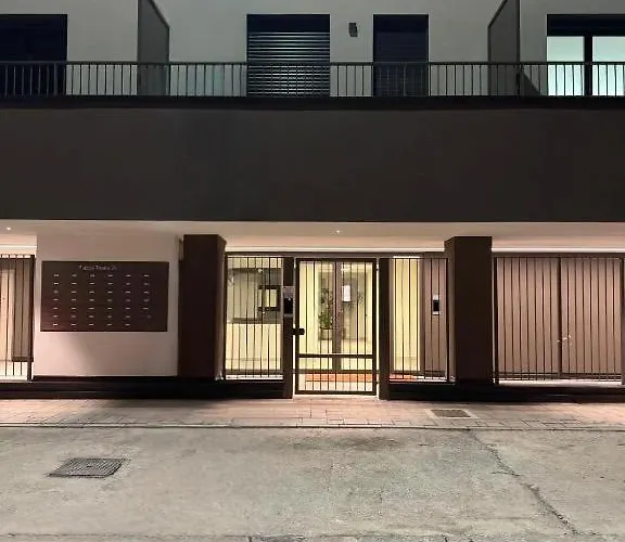 Luxury - Metropolitana M4- San Babila -stadio San Siro - Duomo - Aeroporto Linate - Castello Sforzesco