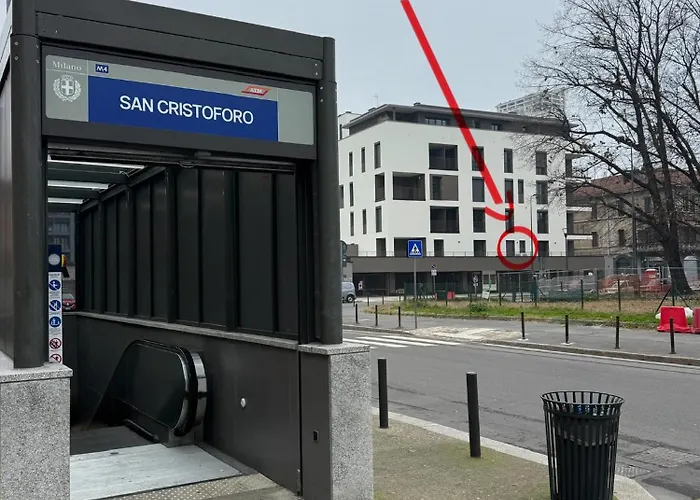 Luxury - Metropolitana M4- San Babila -stadio San Siro - Duomo - Aeroporto Linate - Castello Sforzesco