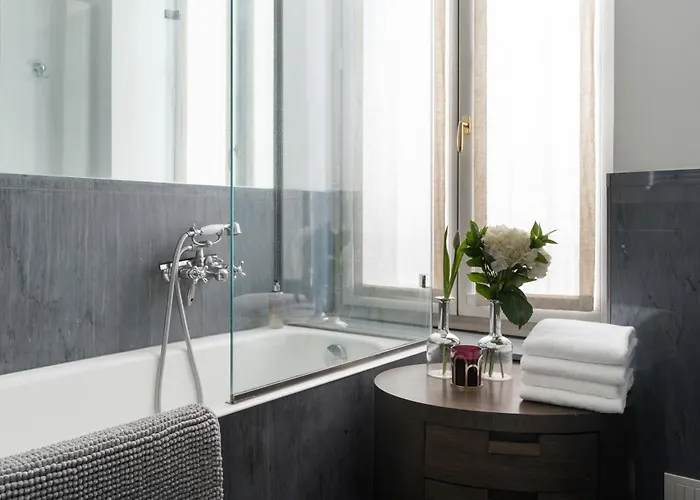 Guesthost - 500sqm Luxury With Spa, Gym, Terrace, Game & Garage