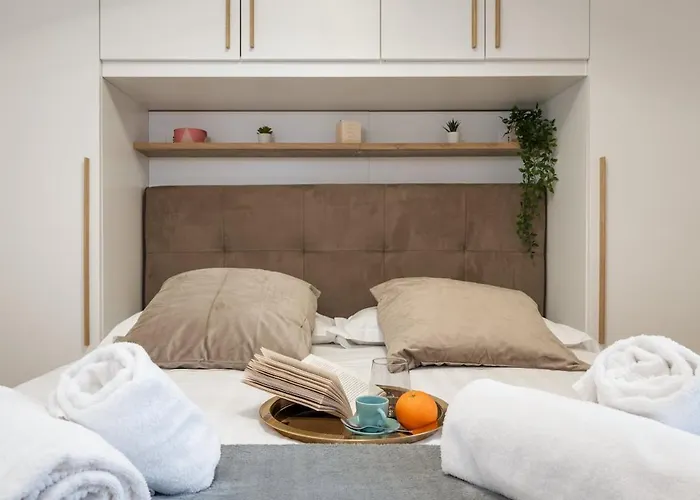 Keys Of Italy - Arese - 1bdr Zona Isola Lejlighed *