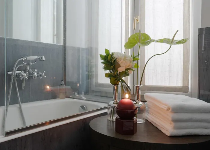 Guesthost - 500sqm Luxury With Spa, Gym, Terrace, Game & Garage