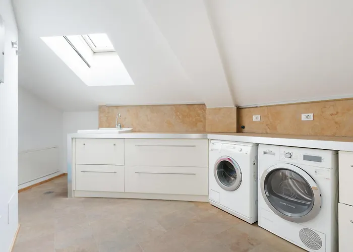 Guesthost - 500sqm Luxury With Spa, Gym, Terrace, Game & Garage *