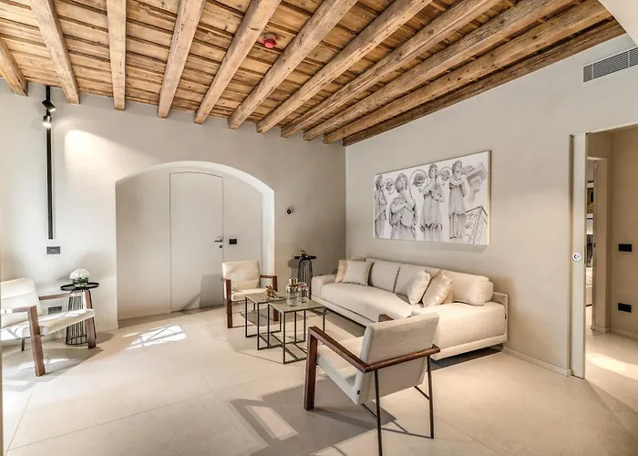 Apartment Seety Porta Romana Statue