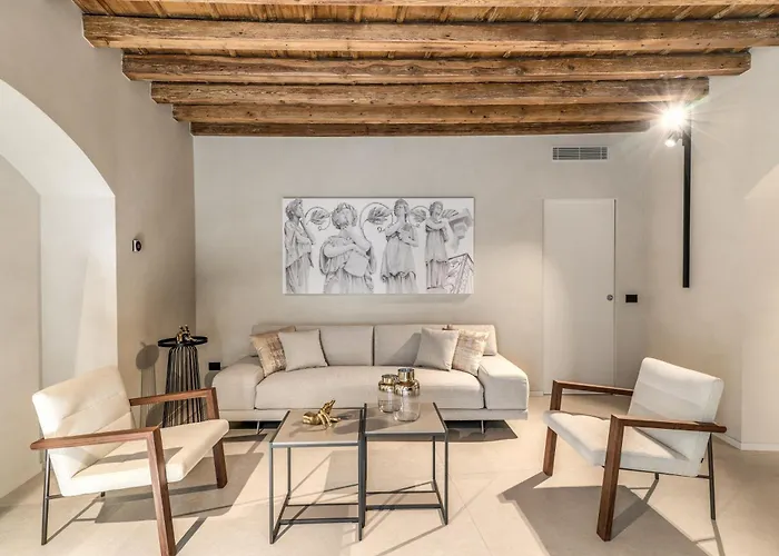 Apartment Seety Porta Romana Statue