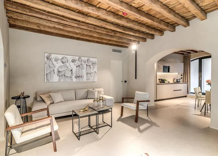 Seety Porta Romana Statue * Milan