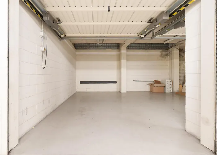 Guesthost - 500sqm Luxury With Spa, Gym, Terrace, Game & Garage شقة