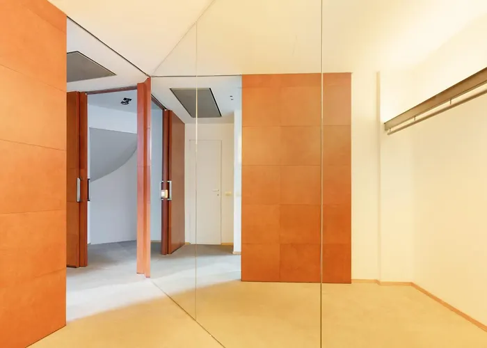 Guesthost - 500sqm Luxury With Spa, Gym, Terrace, Game & Garage Apartament