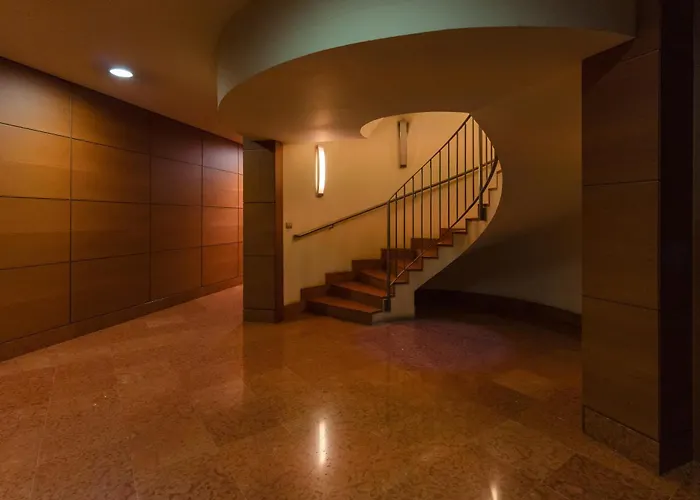 Guesthost - 500sqm Luxury With Spa, Gym, Terrace, Game & Garage *