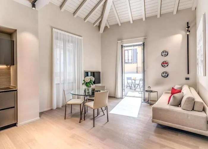 Seety Porta Romana Statue *