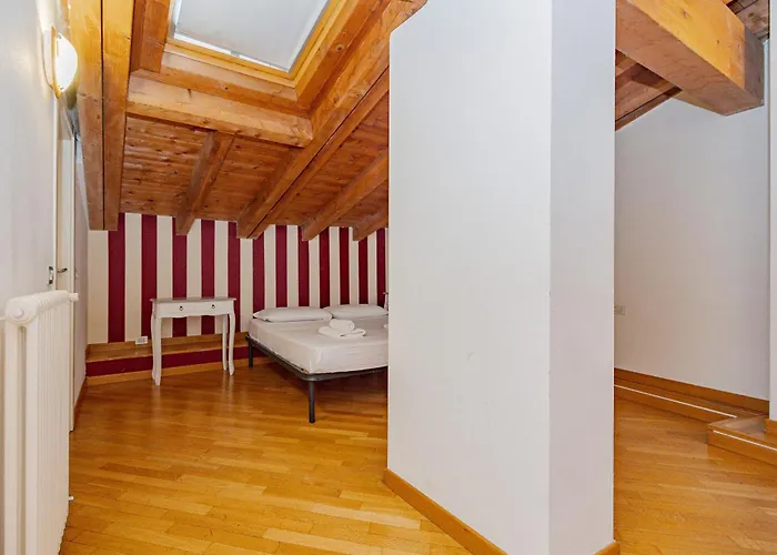 Bnbest Walk In Duomo 4-6 Pax Apartman