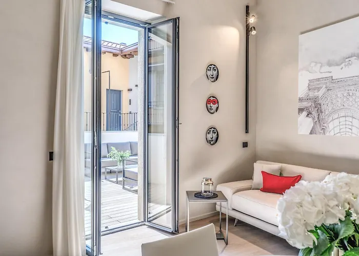 Seety Porta Romana Statue Milan