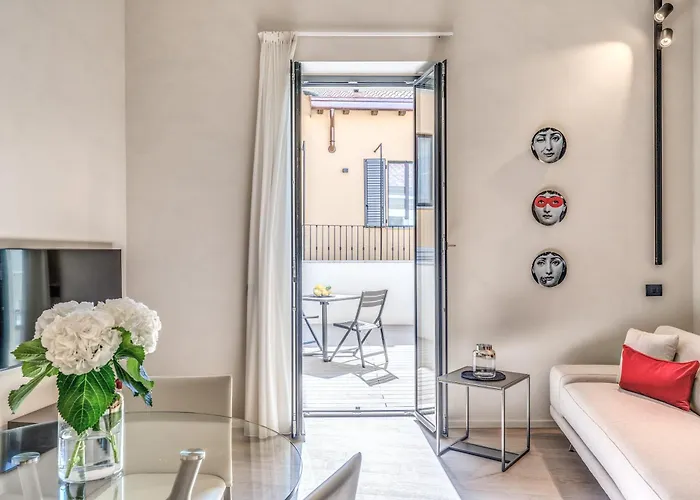 Seety Porta Romana Statue Milan