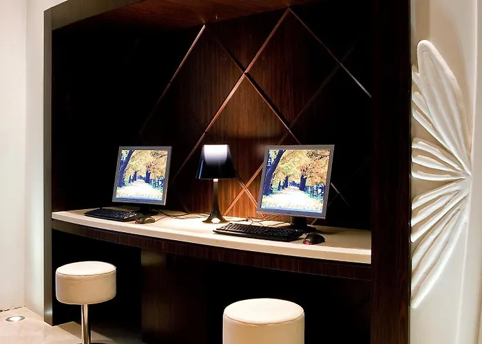 كراون بلازا ميلانو سيتي 4* ميلان